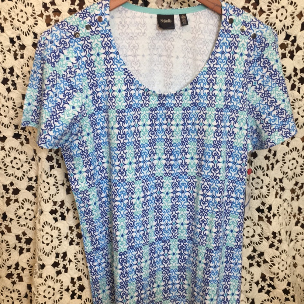 Short sleeve top with open sleeves